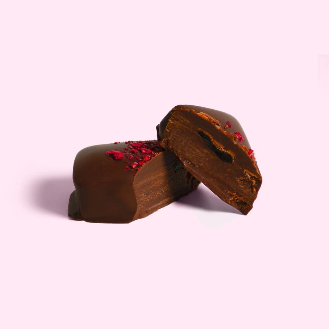    loco-love-black-cherry-ganache-chocolate-sprayfree